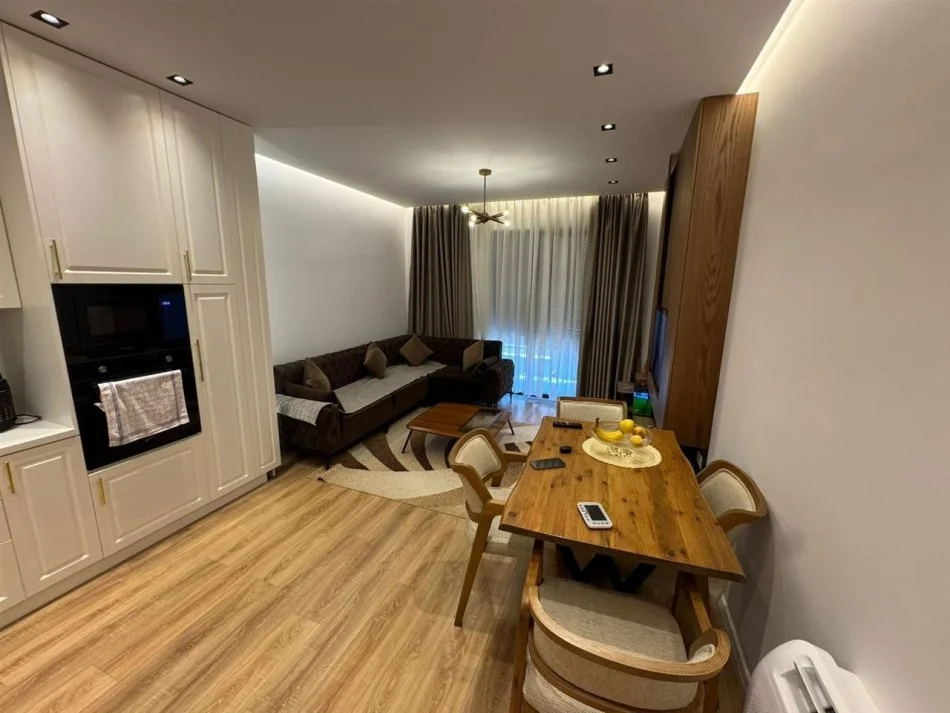 Tirane, shitet apartament 2+1+Ballkon Kati 5, 102 m² 206.000 € (Kinostudio)