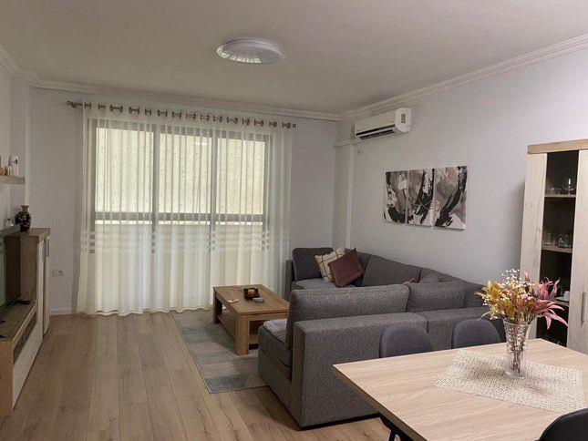 Tirane, shitet apartament 2+1+Ballkon Kati 7, 118 m² 400.000 € (Bllok)