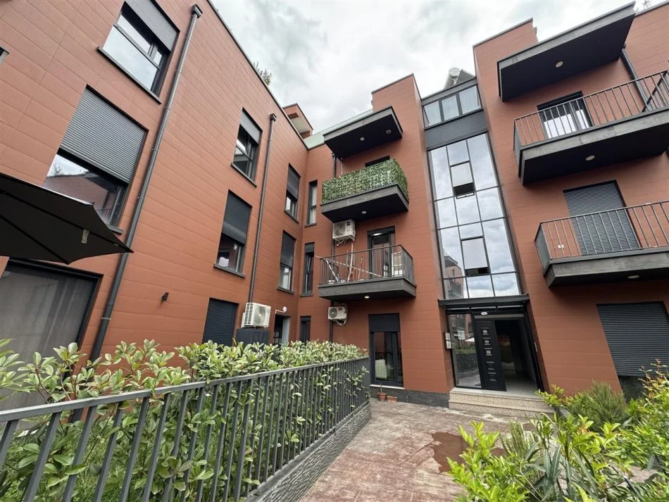 Tirane, shes apartament 2+1+Ballkon Kati 1, 83 m² 210.000 € (TEG)