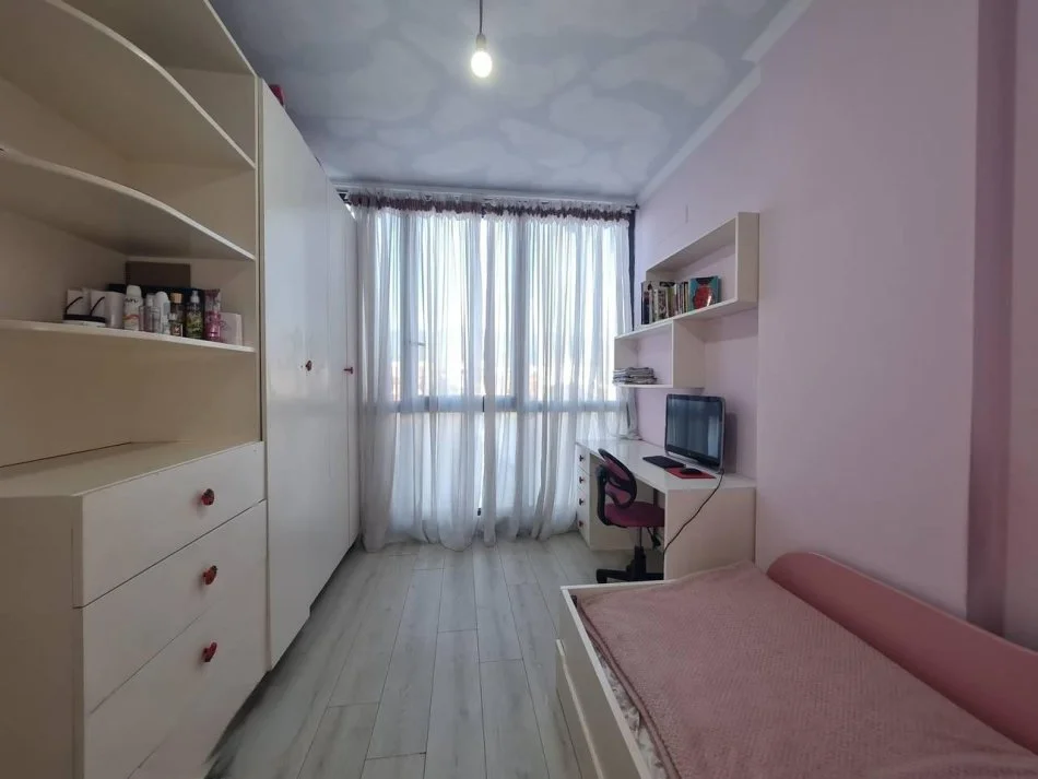 Tirane, shitet apartament 2+1 Kati 5, 80 m² 160.000 € (NDRE MJEDA)
