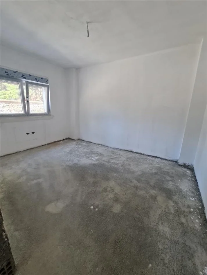 📢Shitet Apartament 2+1 te Rruga Aleksander Goga, Durres🔑