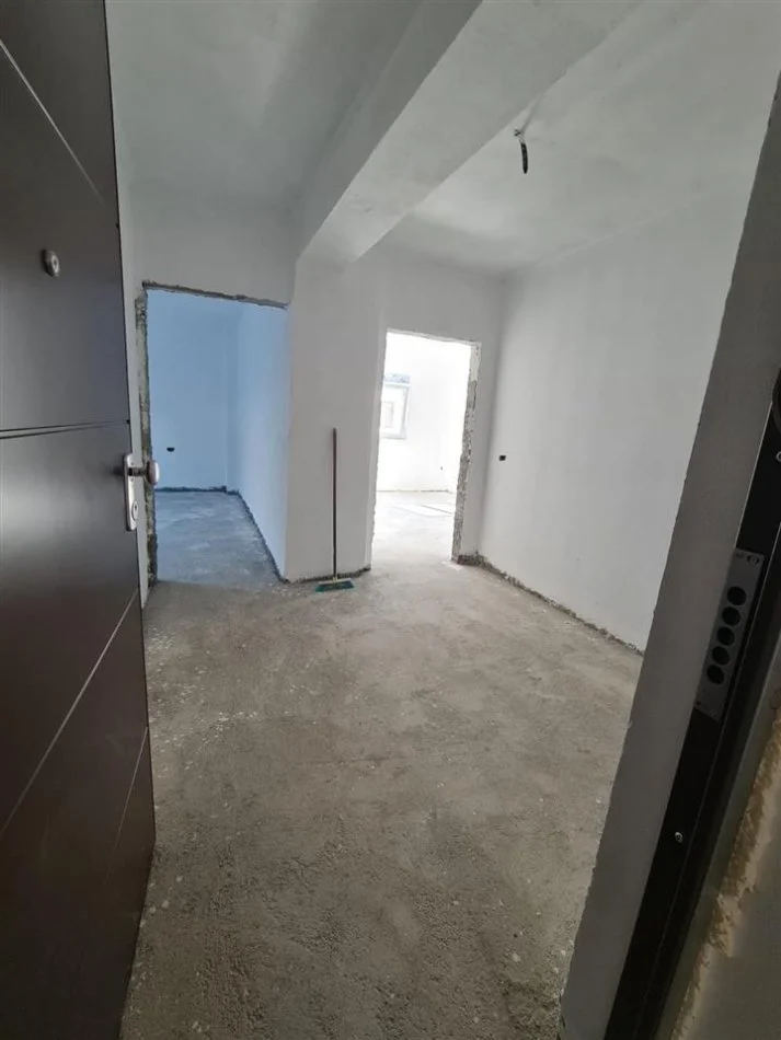 📢Shitet Apartament 2+1 te Rruga Aleksander Goga, Durres🔑