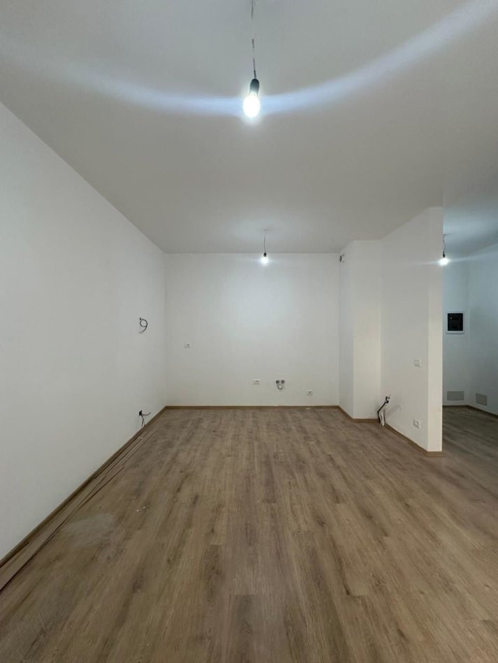 Tirane, shitet apartament 2+1+Ballkon Kati 2, 84 m² 104.500 € (Univers)