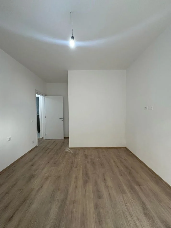 Tirane, shitet apartament 2+1 Kati 2, 84 m² 104.500 € (UNIVERS CITY)