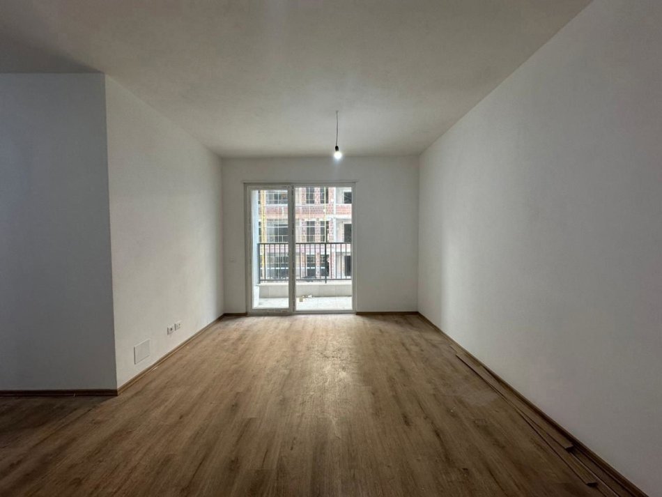 Tirane, shitet apartament 2+1+Ballkon Kati 2, 84 m² 104.500 € (Univers)