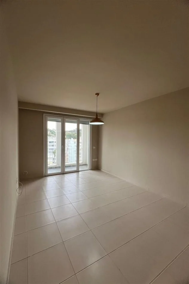 Durres, shitet apartament 2+1 Kati 7, 83 m² 133.000 € (SHKEMBI KAVAJES)