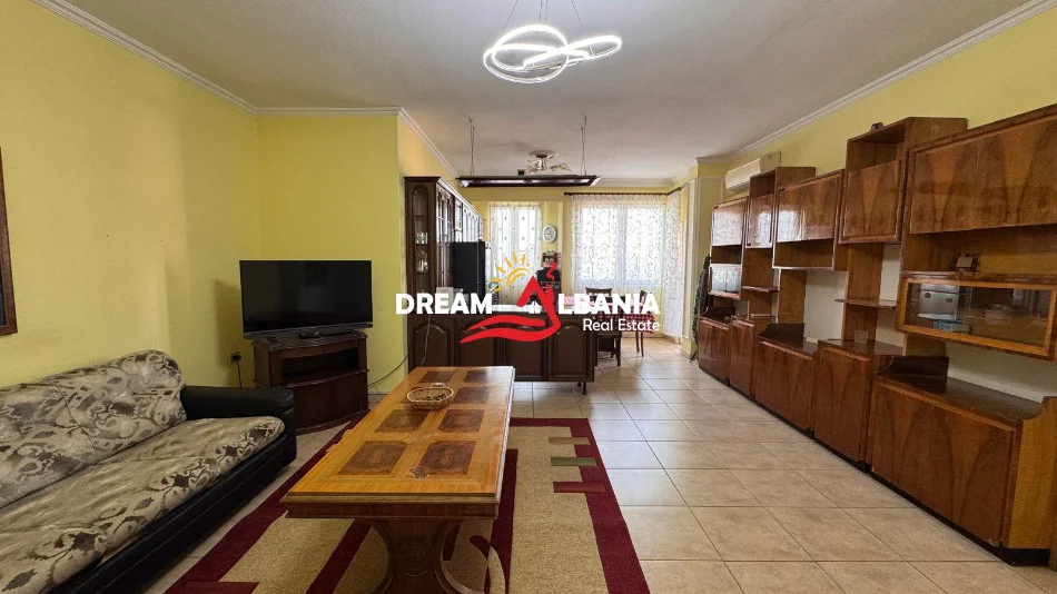 Tirane, shes apartament 2+1+Ballkon Kati 8, 106 m² 220.000 € (Prane Zyrat e Punes)