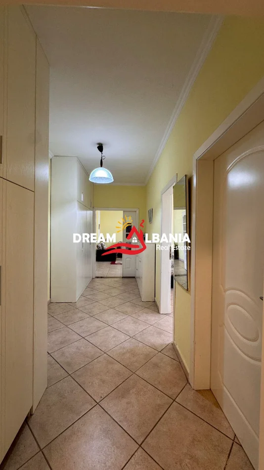 Tirane, shes apartament 2+1+Ballkon Kati 8, 106 m² 220.000 € (Prane Zyrat e Punes)