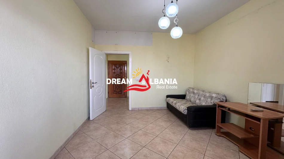Tirane, shes apartament 2+1+Ballkon Kati 8, 106 m² 220.000 € (Prane Zyrat e Punes)