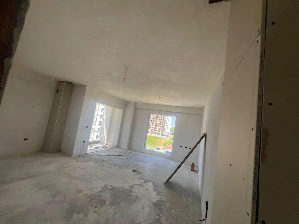 Tirane, shitet apartament 3+1 Kati 5, 131 m² 203.000 € (RRETHI KLANIT PORCELAN)