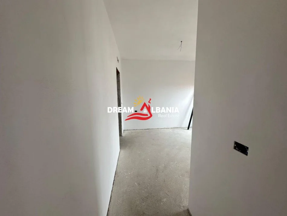 Tirane, shitet apartament 3+1 , 237 m² 350.000 €