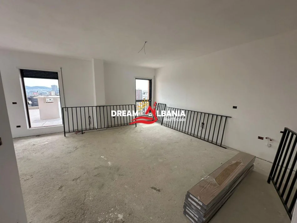 Tirane, shitet apartament 3+1 , 237 m² 350.000 €