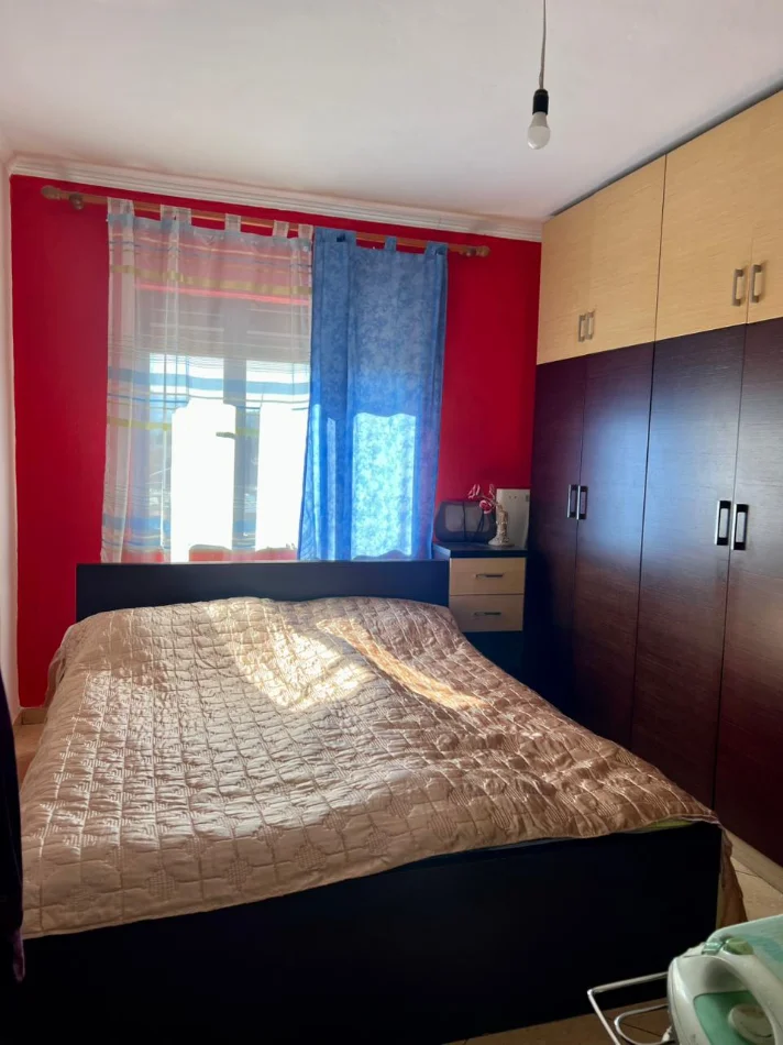 Shitet Apartament 2+1 në Elbasan | Nga Pronari | me Panel Diellor (prane Parkut Rinia, Elbasan)