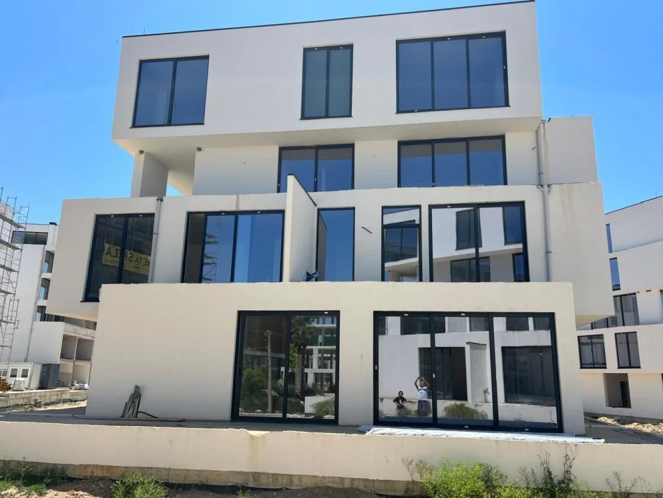 Shitet: 2+1+2wc & Verande📍Gjiri Lalzit - Porto Lalzi | Yacht Lifestyle (184m2) 374,550 Euro