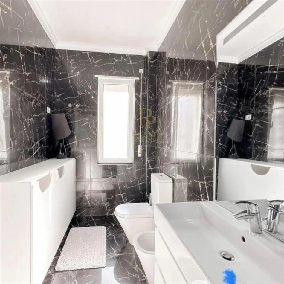 Tirane, shes apartament 3+1+Ballkon , 123 m² 250.000 € (KOPSHTI BOTANIK)