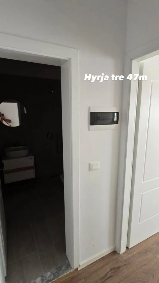 Tirane, shitet apartament 1+1+Ballkon Kati 7, 47 m² 102.000 € (Don Bosko, afer Viva Market)