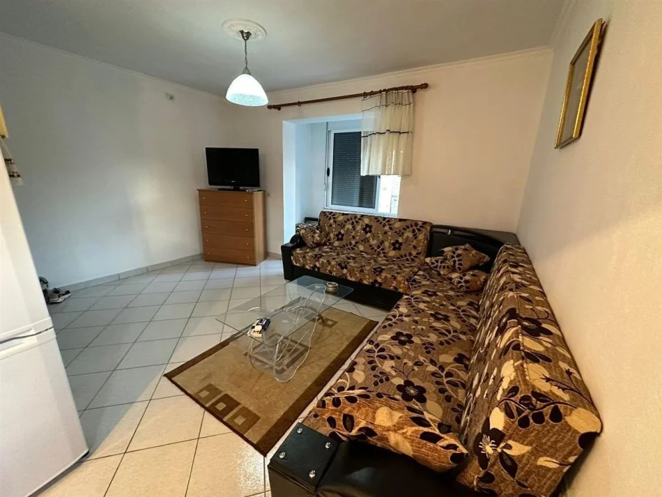 Tirane, shitet apartament 1+1 Kati 3, 57 m² 65.000 € (Yzberisht)