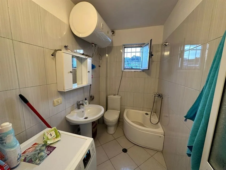 Tirane, shitet apartament 1+1 Kati 3, 57 m² 65.000 € (Yzberisht)