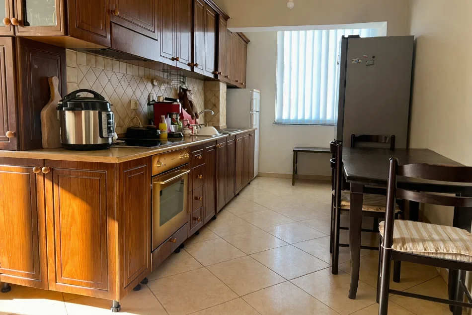 Shitet Apartament 2+1 në Elbasan | Nga Pronari | me Panel Diellor (prane Parkut Rinia, Elbasan)