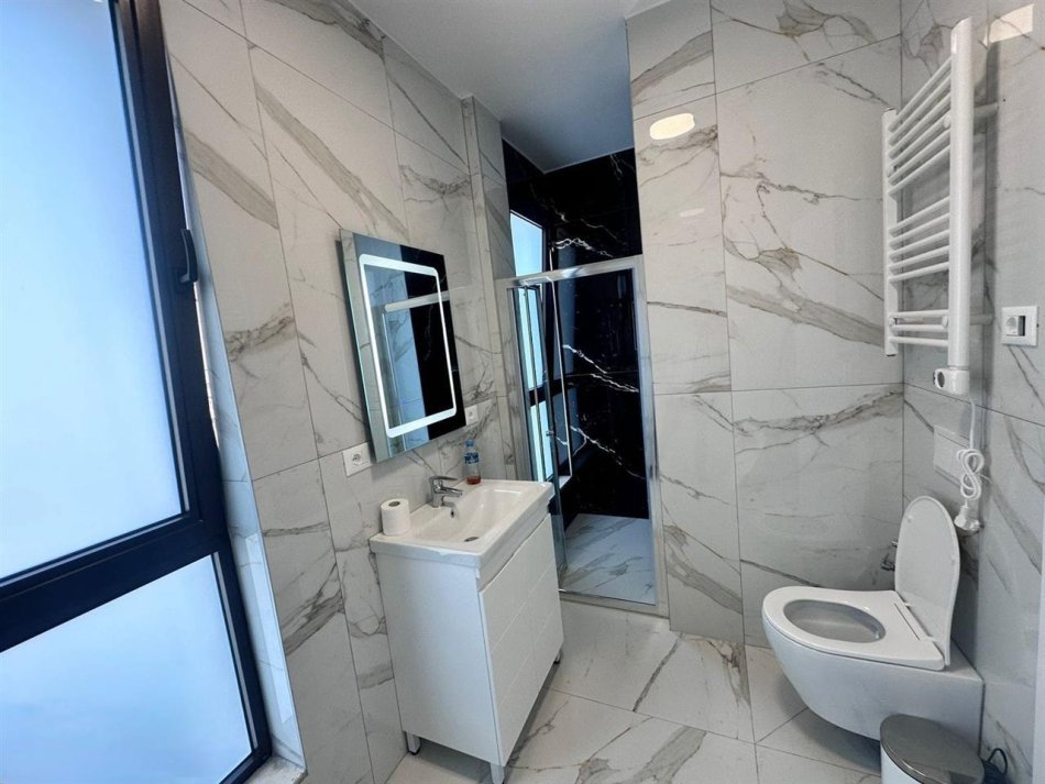 Tirane, shitet apartament 2+1+Ballkon Kati 6, 121 m² 325.000 € (Myslym Shyri)