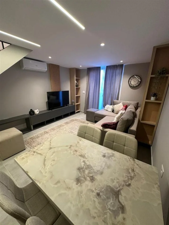 Tirane, shitet apartament duplex 1+1 Kati 1, 75 m² 119.000 € (GOLDEN PARK 3)