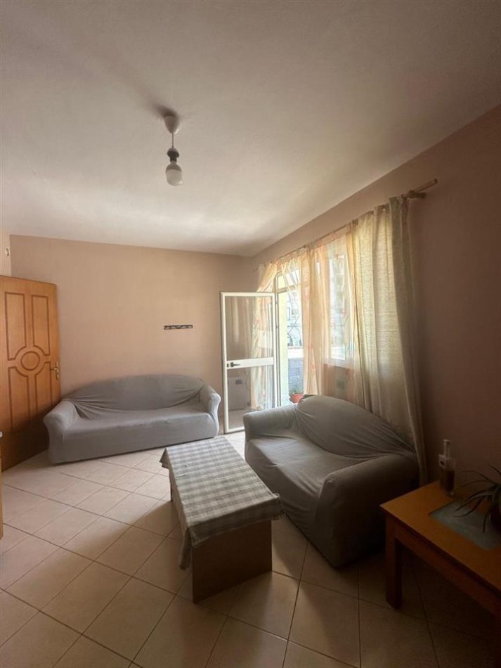 Tirane, shitet Vile 2 Katshe Kati 2, 465 m² 220.000 € (Misto Mame)