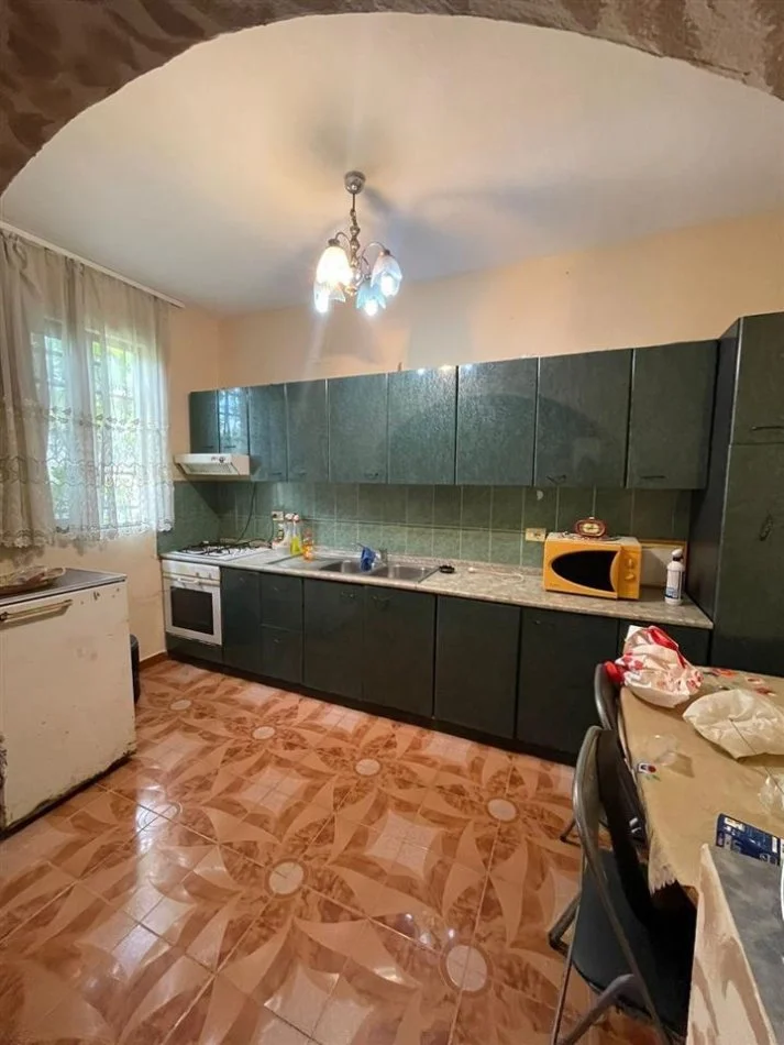 Durres, shitet shtepi , 300 m² 120.000 € (KAVAJE)