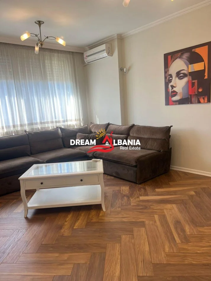 Tirane, shitet apartament 1+1 Kati 4, 58 m² 103.000 € (ne rrugen Kongresi i Manastirit, prane Oxhakut)