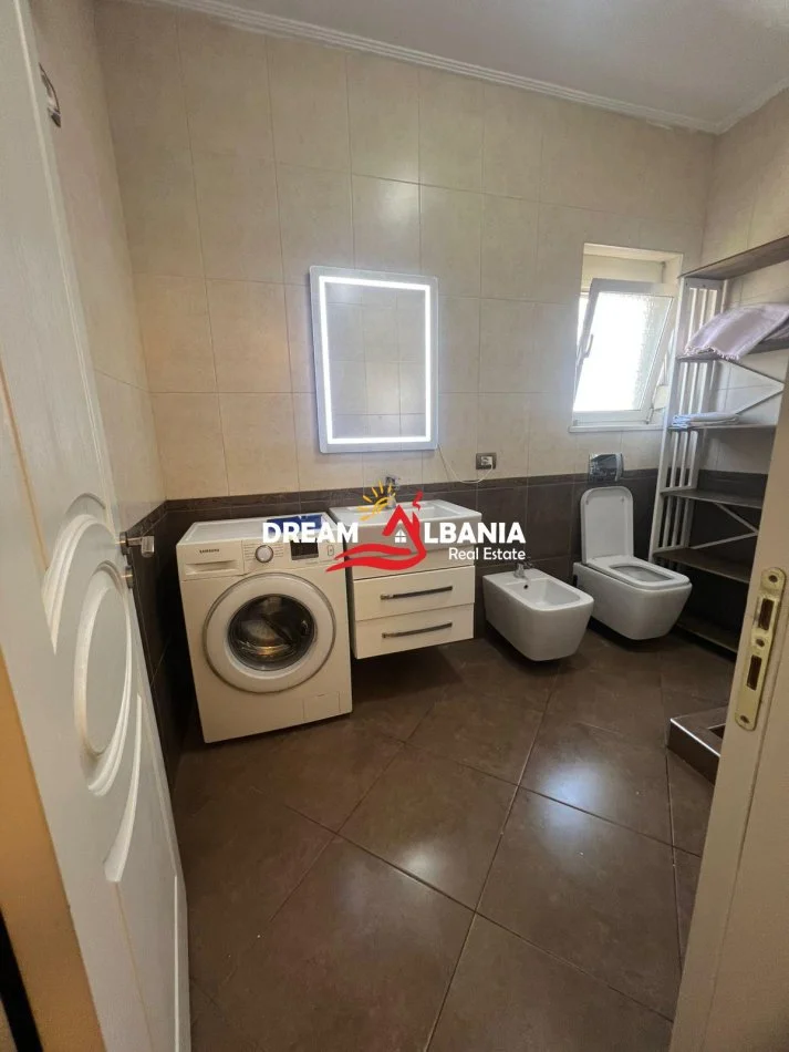 Tirane, shitet apartament 1+1 Kati 4, 58 m² 103.000 € (ne rrugen Kongresi i Manastirit, prane Oxhakut)
