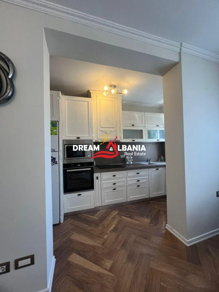 Tirane, shitet apartament 1+1 Kati 4, 58 m² 103.000 € (ne rrugen Kongresi i Manastirit, prane Oxhakut)