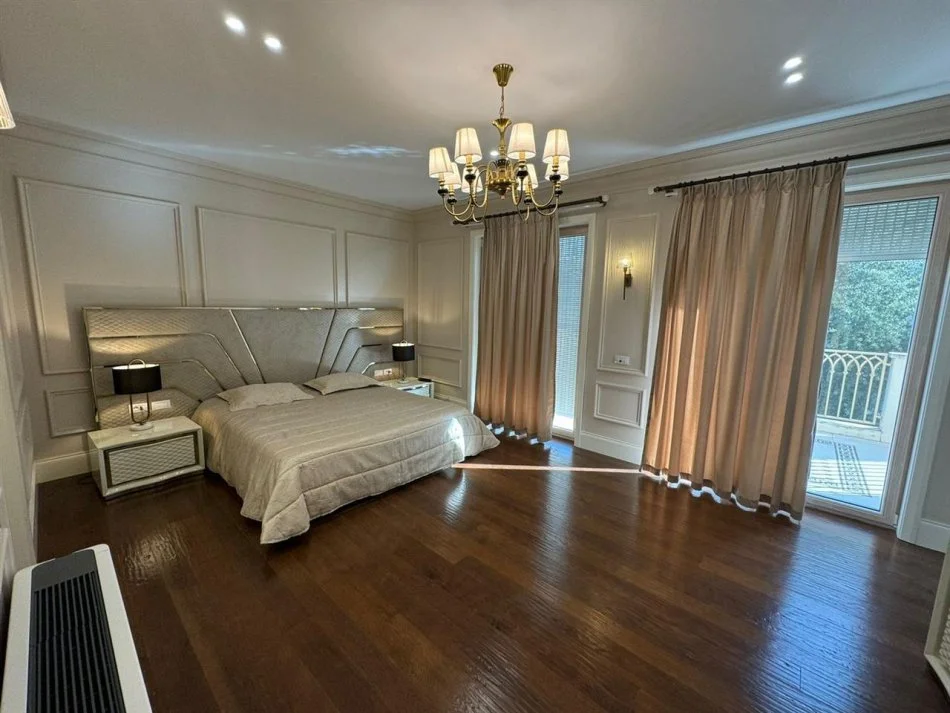 Tirane, shitet Vile 3 Katshe Kati 3, 400 m² 2.000.000 € (TEG)