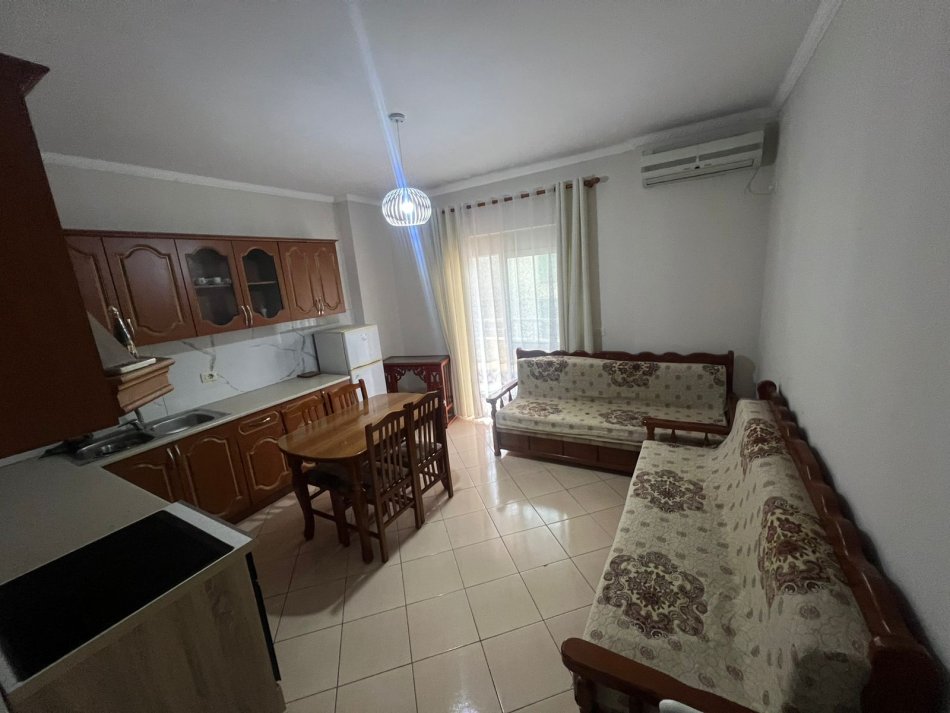Durres, jepet me qera apartament 1+1 Kati 3, 69 m² 300 € (shkembi kavaja)