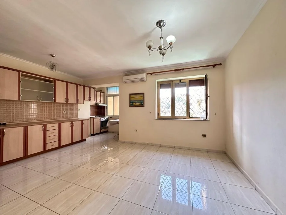 Tirane, shitet apartament 1+1 Kati 2, 69 m² 119.000 € 