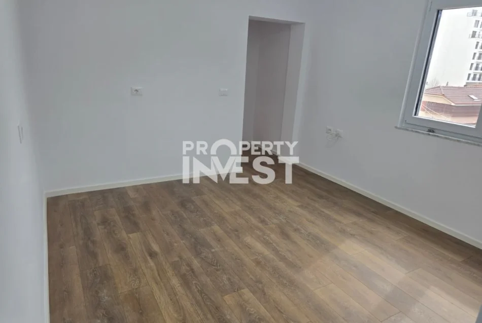 Tirane, shitet apartament 1+1 Kati 4, 40 m² 122.000 € (Shkolla e Kuqe)