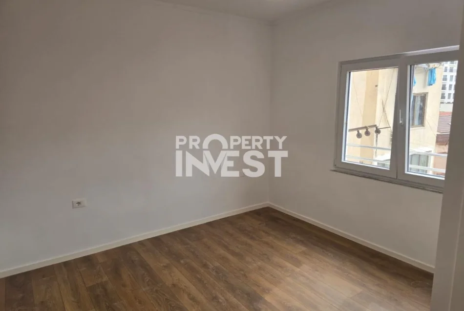 Tirane, shitet apartament 1+1 Kati 4, 40 m² 122.000 € (Shkolla e Kuqe)