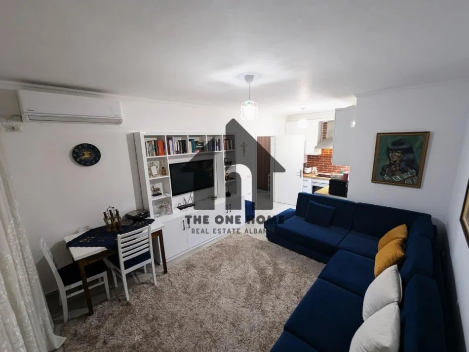 Tirane, jepet me qera apartament 1+1+Ballkon Kati 5, 68 m² 400 € (Fresku - Shkoze)