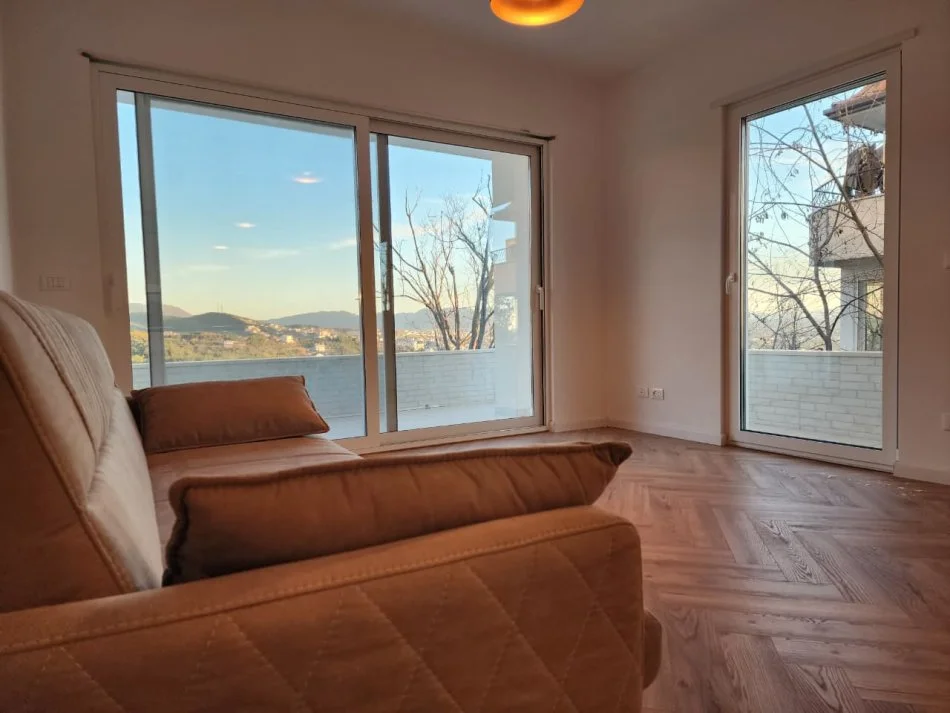 🏠 Jepet me Qera: Apt. 2+1+2 wc & 1 Verand ( 📍Fresk - Muraga ) Sapo investuar || 100% e re ✨️ 480€ / Muaji 💶