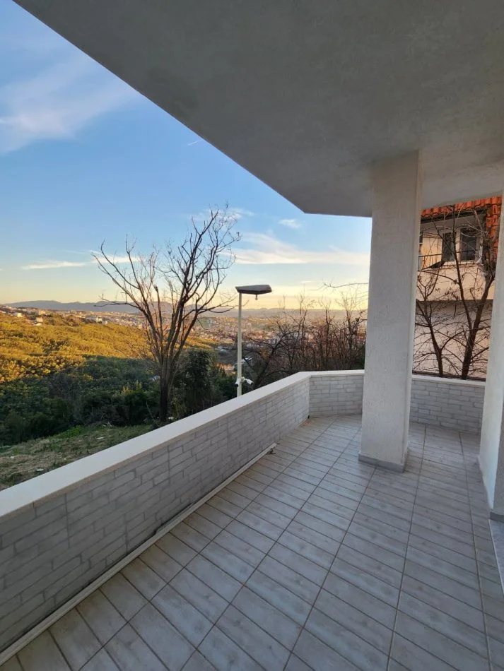 🏠 Jepet me Qera: Apt. 2+1+2 wc & 1 Verand ( 📍Fresk - Muraga ) Sapo investuar || 100% e re ✨️ 480€ / Muaji 💶