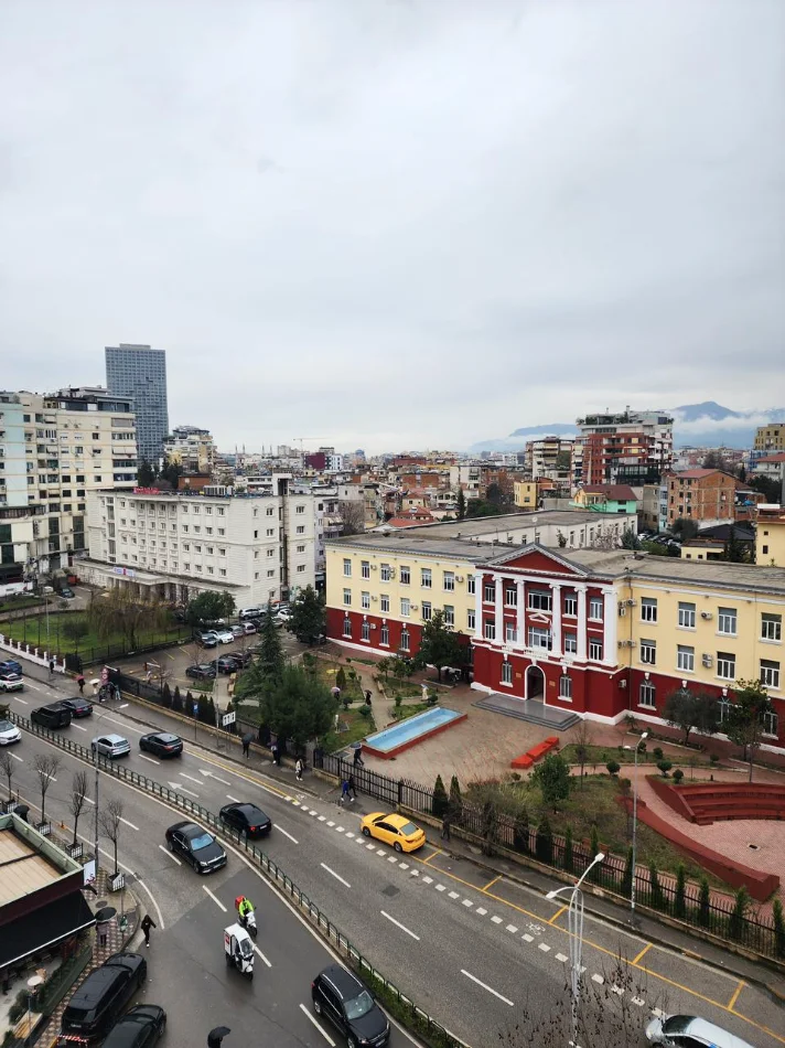 ME QERA: Apartament Luksoz 2+1+2WC | 110 m² | Park Gate – Rruga e Elbasanit / Ambasada Amerikane || 150,000 Leke/Muaj