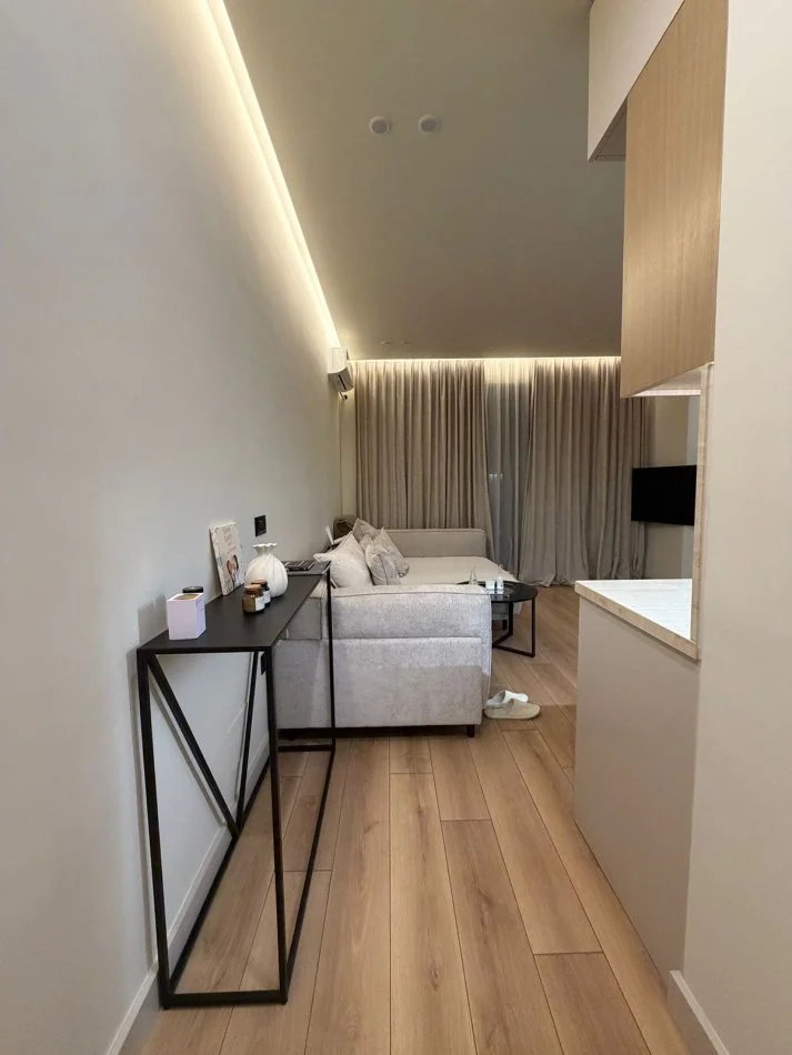 Jepet Me Qira : Ultra Apt. 2+1 & 1 Bllk (📍Liqeni Artificial - Rr. Kosovarëve ) ✨️ Hera e parë me qera / 100% e re ✨️ 1600€ / Muaj 💶💶