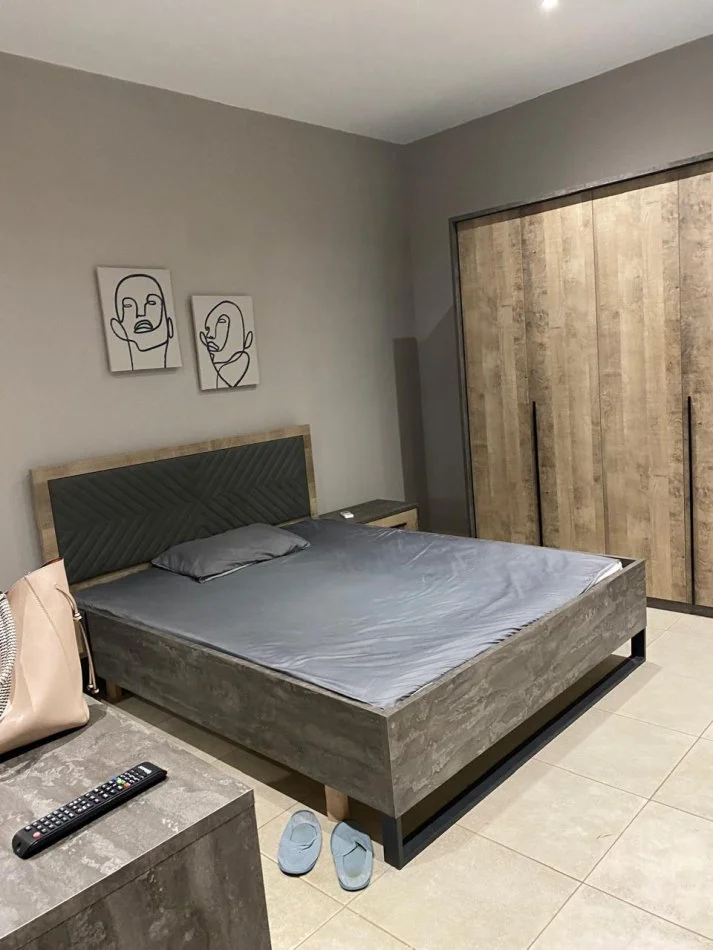 Tirane, jepet me qera apartament 1+1 Kati 2, 60 m² 400 € 