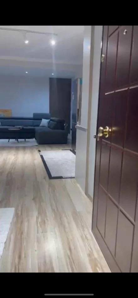 Tirane, jepet me qera apartament 2+1+Ballkon Kati 5, 104 m² 600 € (rruga bill klinton)