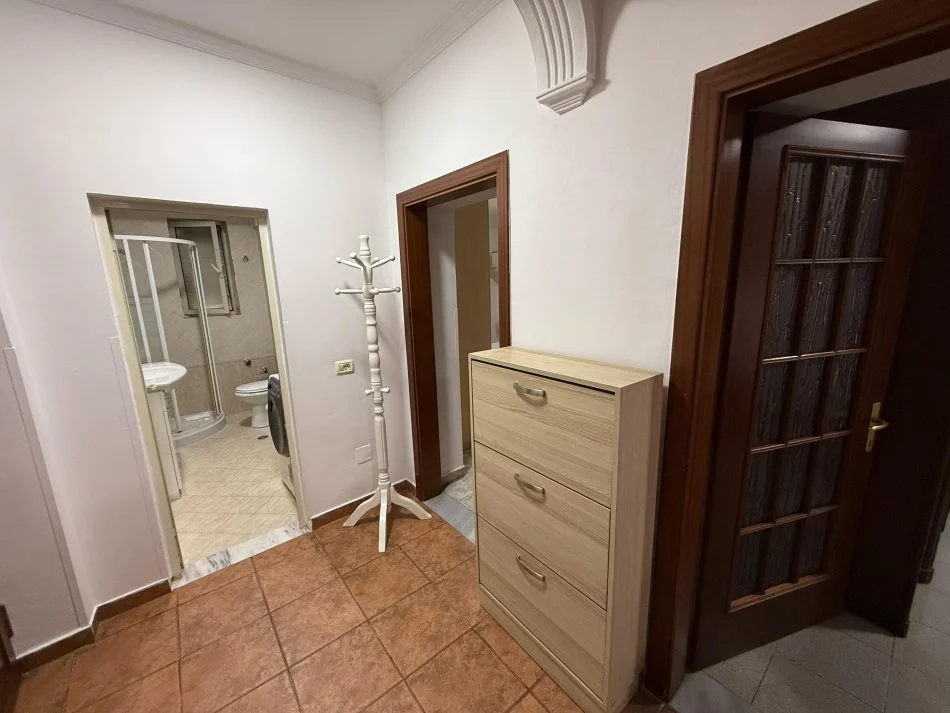 Tirane, jepet me qera apartament 2+1 Kati 2, 80 m² (Myslym Shyri)