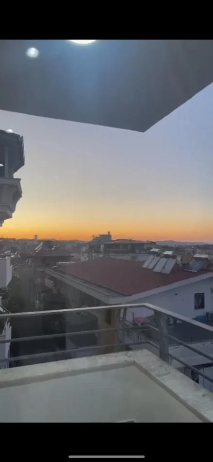Tirane, jepet me qera apartament 2+1+Ballkon Kati 5, 104 m² 600 € (rruga bill klinton)