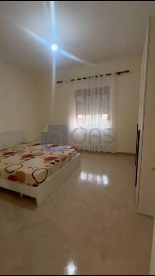 Tirane, jepet me qera apartament 2+1+Aneks+Ballkon Kati 2, 120 m² 300 € (Prane Diges se Liqenit)