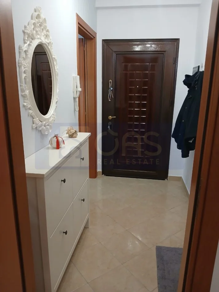 Tirane, jepet me qera apartament 2+1+Aneks+Ballkon Kati 2, 80 m² 500 € (Fresk, Tek shitja e Gazit)