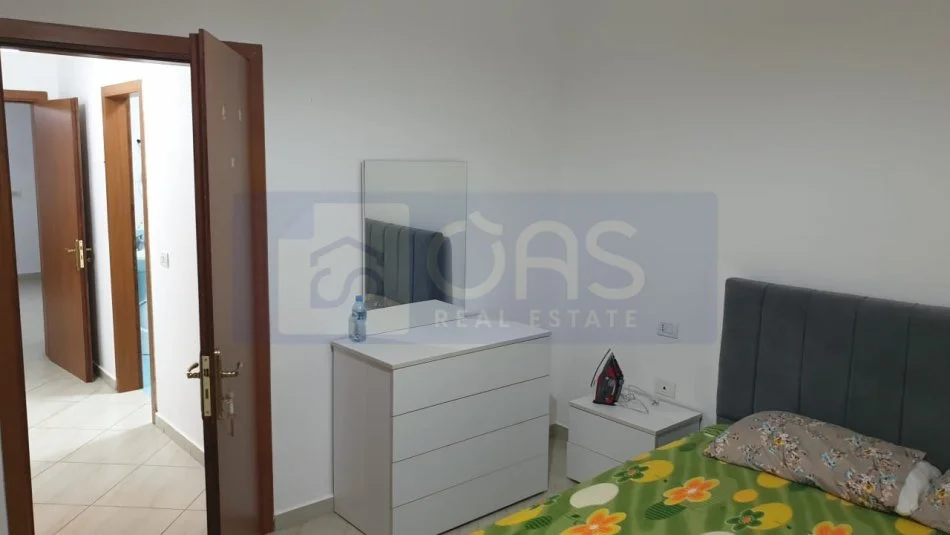Tirane, jepet me qera apartament 2+1+Aneks+Ballkon Kati 1, 98 m² 450 € (Fresk ,Prane Bunkart 1, Kompleksi Kotorri.)