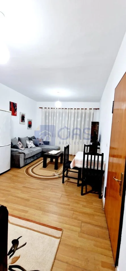 Tirane, jepet me qera apartament 2+1+Aneks+Ballkon Kati 4, 80 m² 500 € (Rruga Bardhyl)