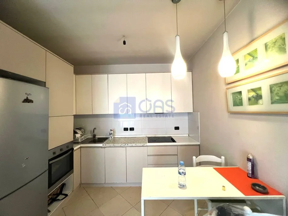 Tirane, jepet me qera apartament 2+1+Aneks+Ballkon Kati 6, 100 m² 450 € (Astir)