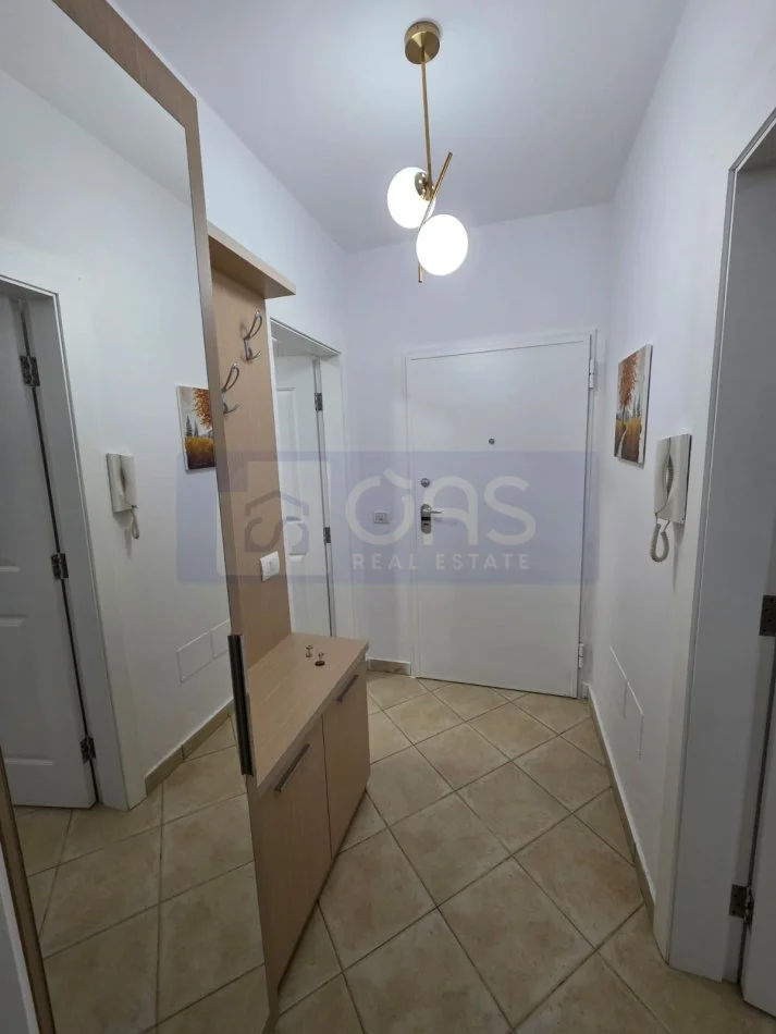 Tirane, jepet me qera apartament 1+1+Aneks+Ballkon Kati 4, 65 m² 650 € (Ish Ekspozita)